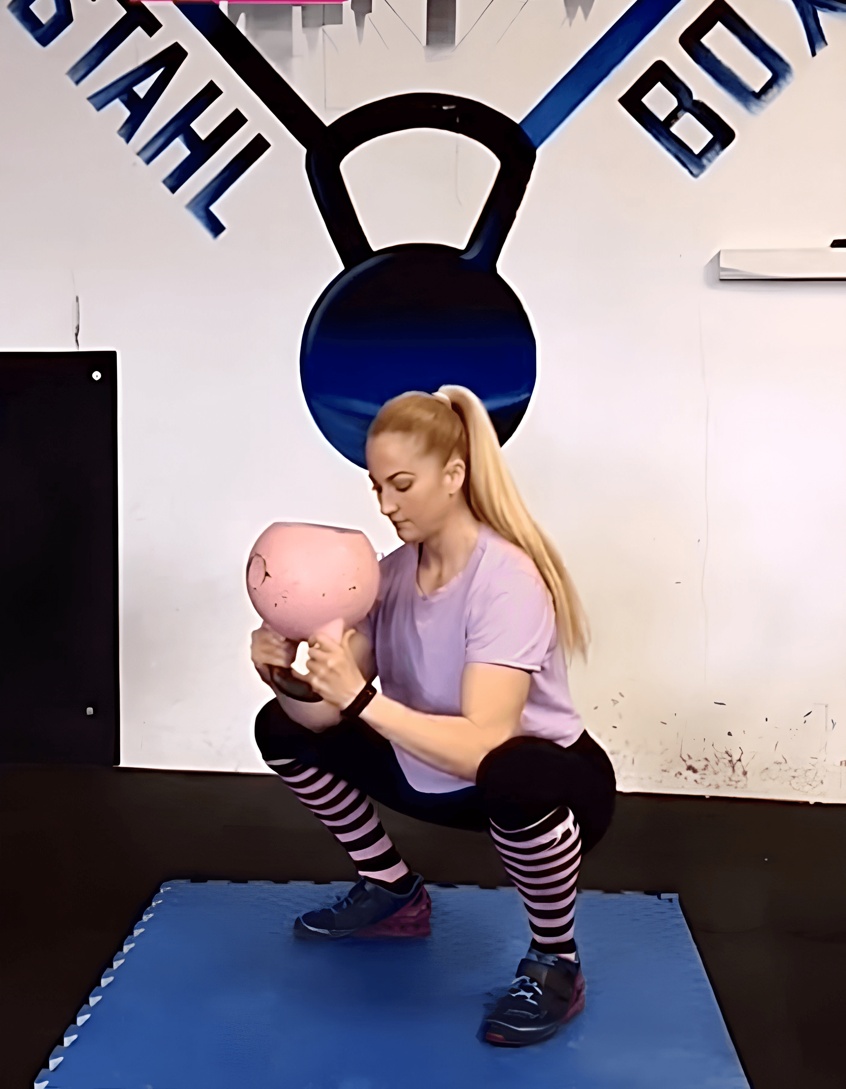 Personal Training Linz - Individuelles Coaching mit Kettlebell in der Stahlbox